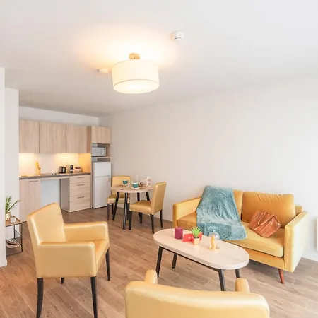 Zenitude Hotel-residences - Les Capucins 公寓式酒店 3*